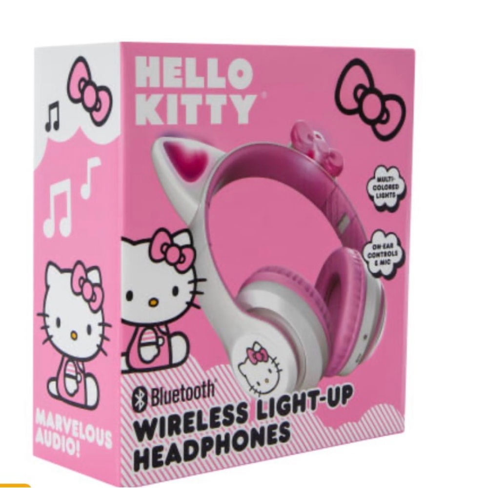 NIB Bluetooth® Hello Kitty® Wireless Light Up Headphones